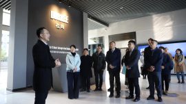 尊龙官方网站集团金海丰先生做外商企业做解说决